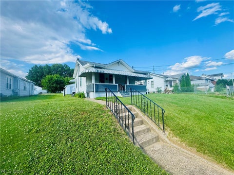 Homes For Sale - 809 28th Street St<br/> Vienna, WV 26105