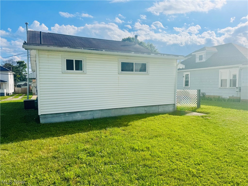 809 28th Street - Photo 3