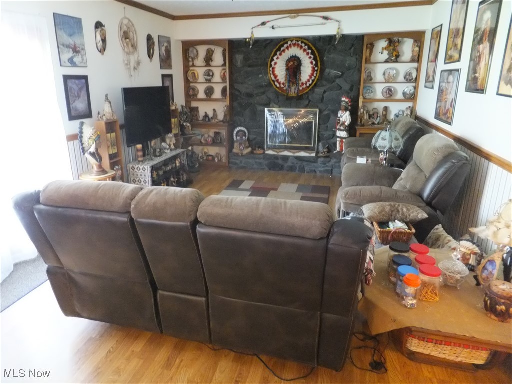 7045 Anthony Lane
