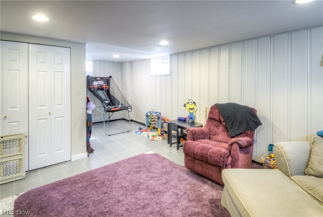 Kempers Clague Manor - Residential