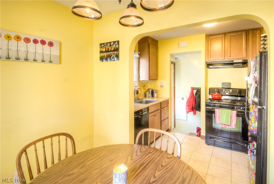 Kempers Clague Manor - Residential