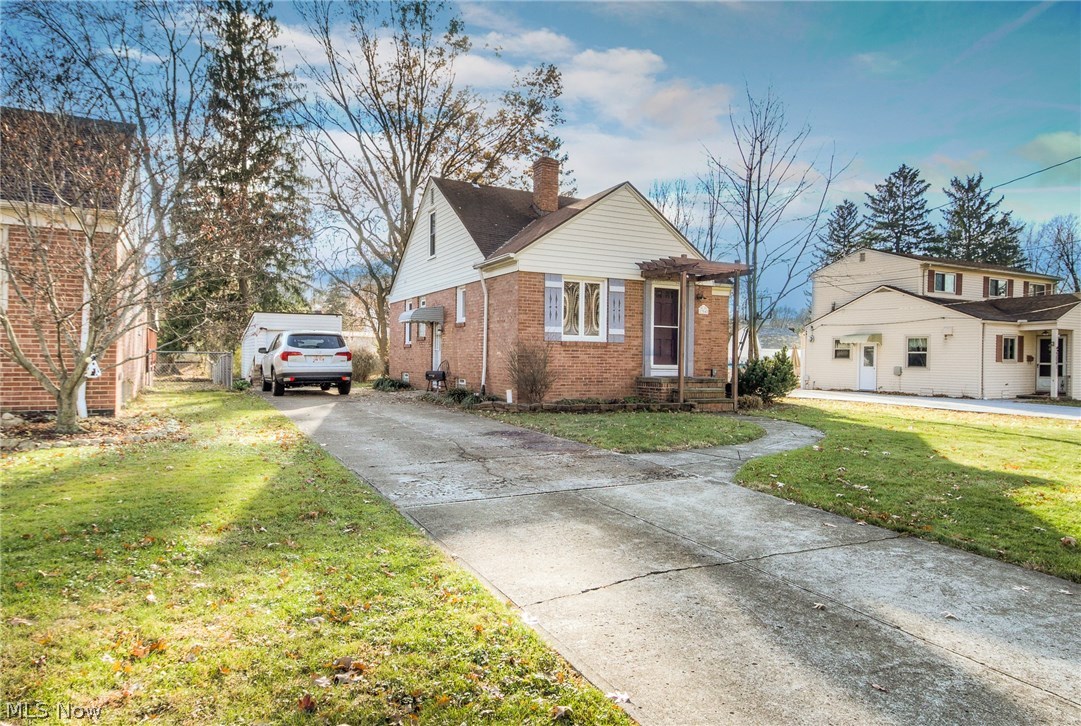 Kempers Clague Manor - Residential