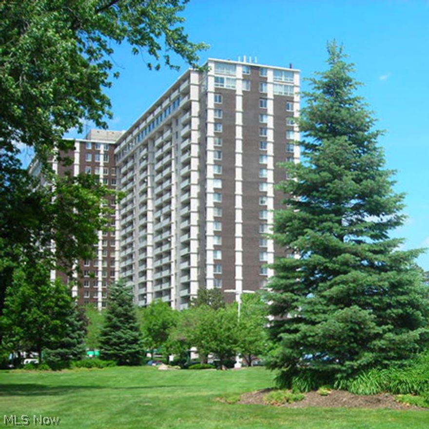 Fully updated, 1 Bedroom Condo with Rare in-suite washer & dryer. Updated kitchen w/ ample Kraftmaid Maple Cabinets, Granite Counter Tops, Newer Stainless Steel Appliances Breakfast Bar to Dining Room. New Washer & Dryer. Modern Open Floor Plan. Beautiful Bamboo Flooring in the dining room & kitchen. Updated bathroom w/ Granite Countertop, Maple Vanity, Tile Flooring & Modern Tile Shower. Large stepdown living room w/sliding doors to a spacious balcony w/ north- western views. Tinted Windows! Updated light fixtures. 1 Assigned Parking spot in the Heated Garage with car wash bay & self-operated battery jumper box. Maintenance fee includes all your utilities except electric, phone and cable, and access to many wonderful amenities: Indoor & Outdoor Pool, Hot Tub, Sauna, Raquetball court, Fitness Room, 2 Party Rooms, Conference Room, Game Room, On-site Salon & Deli, Beach with picnic facilities, volleyball, fire pit and barbeque, and 24 hour security with staffed front desk. Fantastic location!!  Nothing left to do but Move In and enjoy a Maintenance Free Lifestyle!!