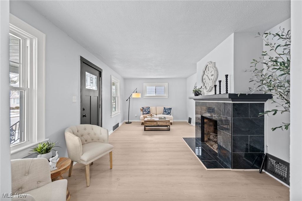 Photo of 1193 Mayfield Ridge Road, Mayfield Heights, OH 44124 (MLS # 5182099)