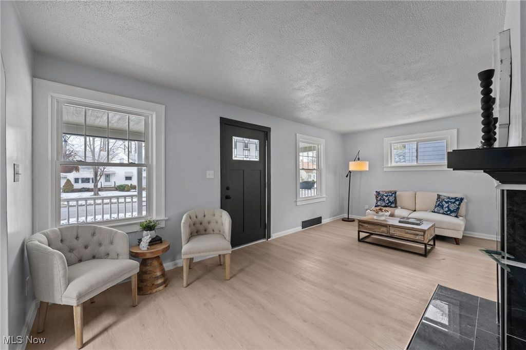 Photo of 1193 Mayfield Ridge Road, Mayfield Heights, OH 44124 (MLS # 5182099)