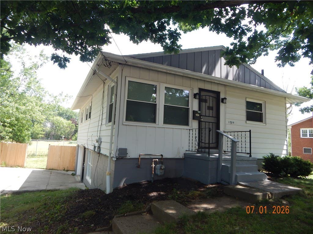 Photo of 1709 42nd Street NW, Canton, OH 44709 (MLS # 5223808)