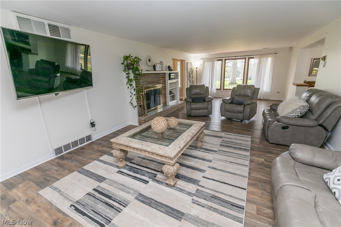 Riverside Pkwy - Residential