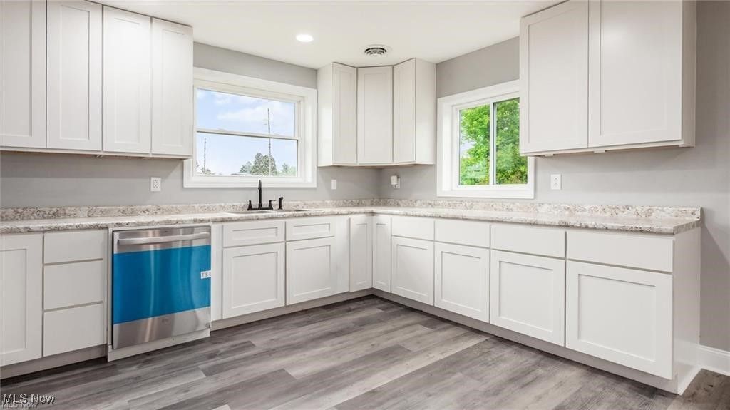 Photo of 194 Walnut Street, Roseville, OH 43777 (MLS # 5180296)