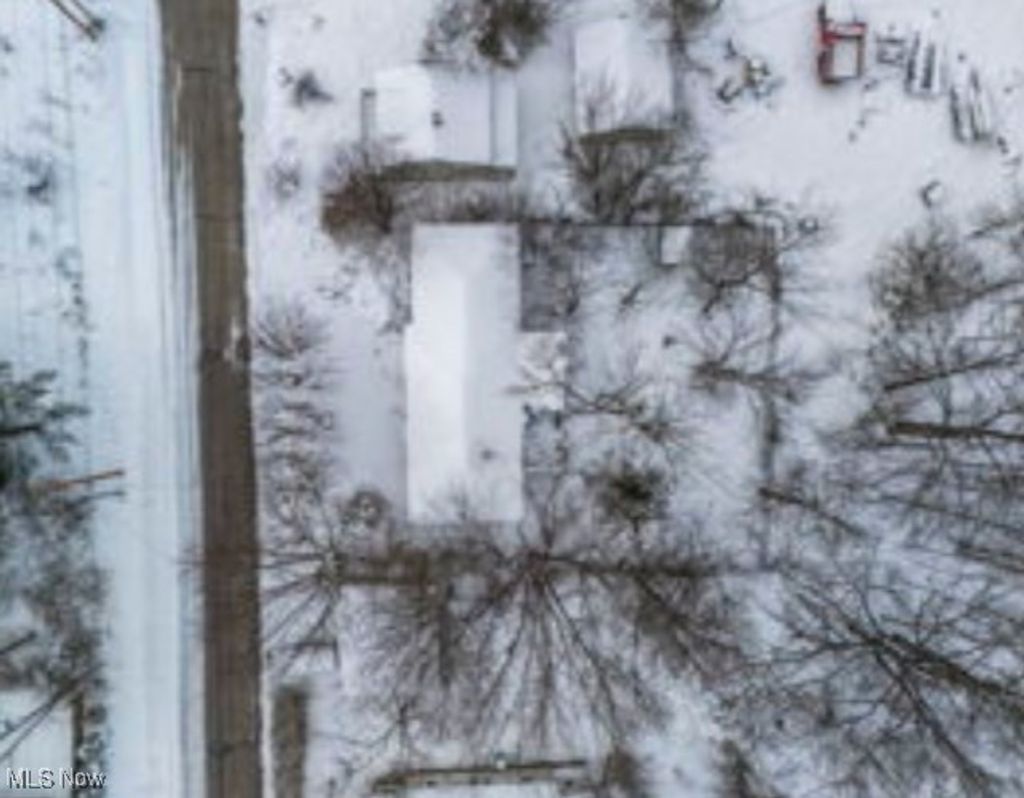 Photo of 7202 Woodland Avenue, Chagrin Falls, OH 44023 (MLS # 5183470)