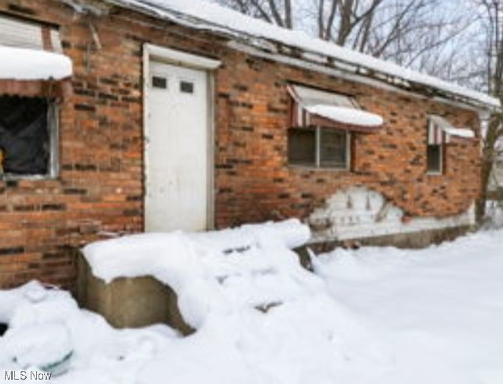 Photo of 7202 Woodland Avenue, Chagrin Falls, OH 44023 (MLS # 5183470)