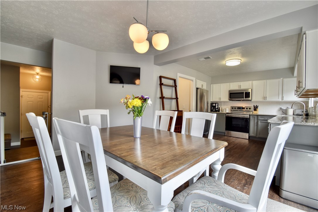 Deepwood Condo - Residential