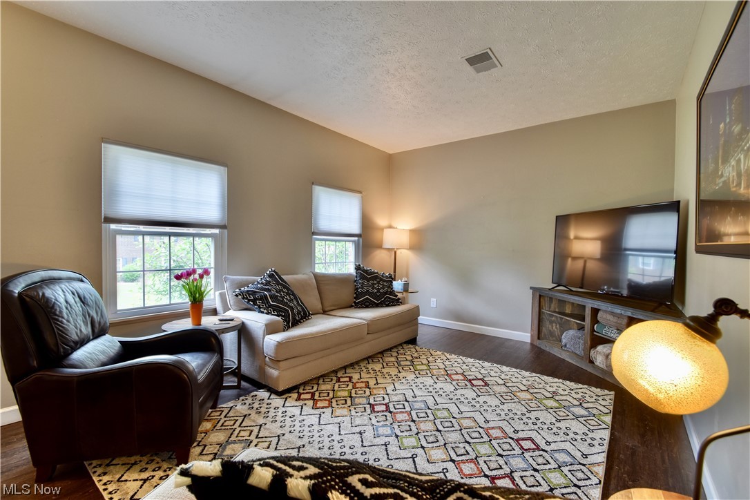 Deepwood Condo - Residential
