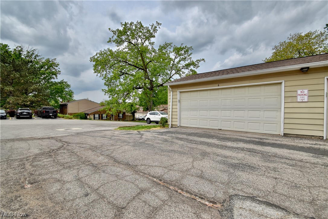 Deepwood Condo - Residential