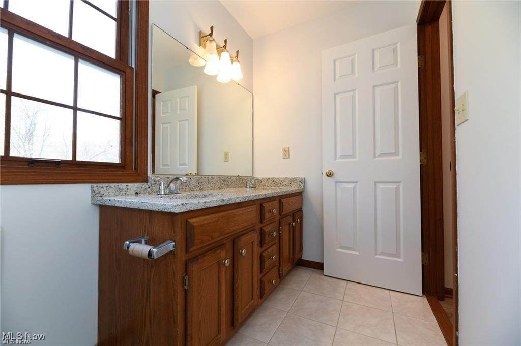 17805 Settlers Trail, Chagrin Falls, Ohio image 24
