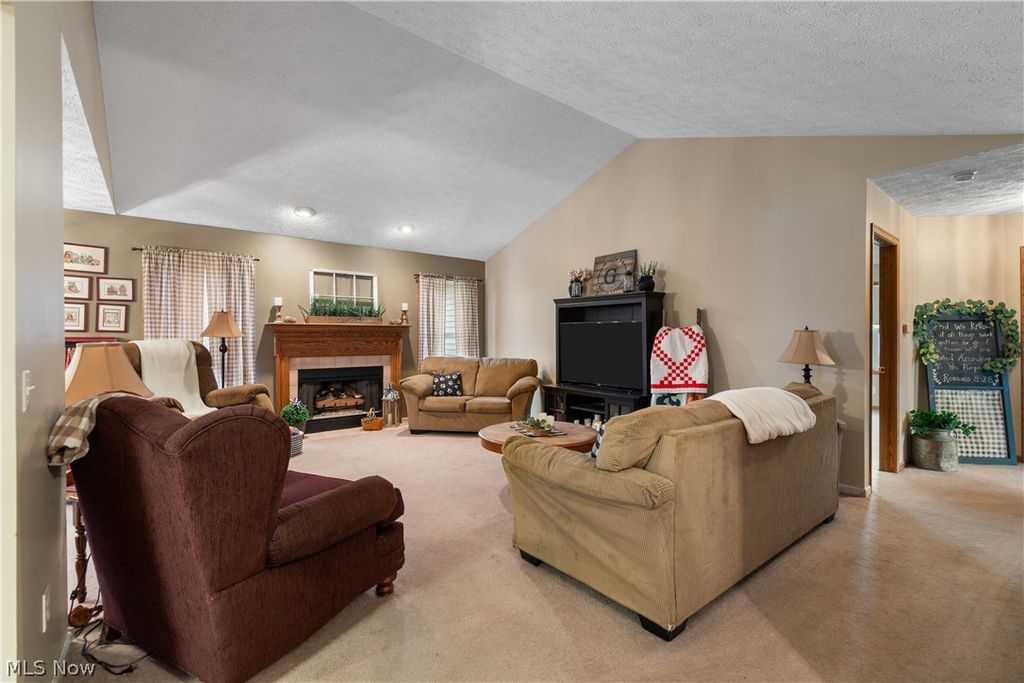 Photo of 2187 Old Elm Street NE, Canton, OH 44721 (MLS # 5198043)