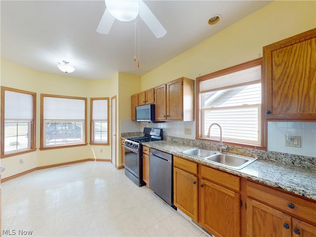 285 Village Drive 23