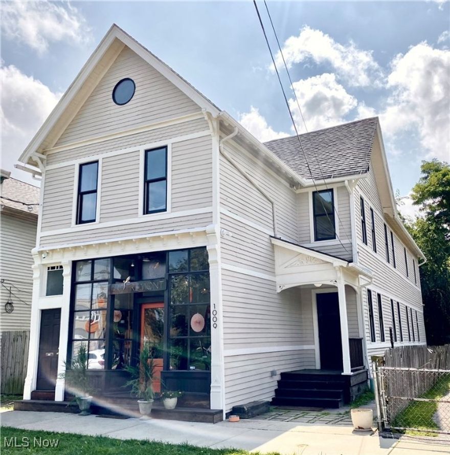 Just over the bridge from the stadium and downtown Cleveland, this restored bungalow is in the heart of Historic Tremont-a tree lined town full of culture, food, and trails-so adorable the classic movie "Christmas Story" was filmed here. This is a large, updated space in the same building as a small trendy art store. Centrally located in Historic Tremont to bike path, park and restaurants. Close to Metro, UH & Cle Clinic-15 min from airport.