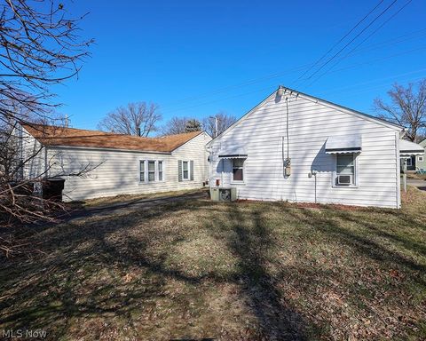 Tiny photo for 805 Clark Street, Elyria, OH 44035 (MLS # 5189578)