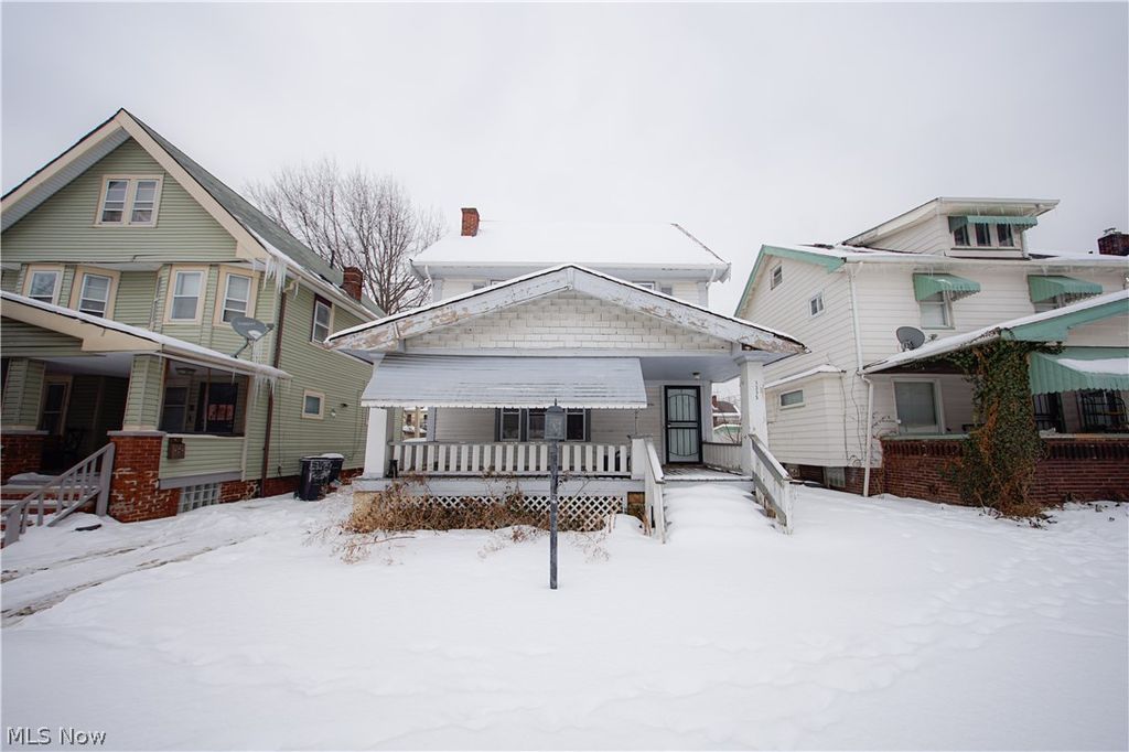 Photo of 1335 Hampton Rd, East Cleveland, OH 44112 (MLS # 5185709)