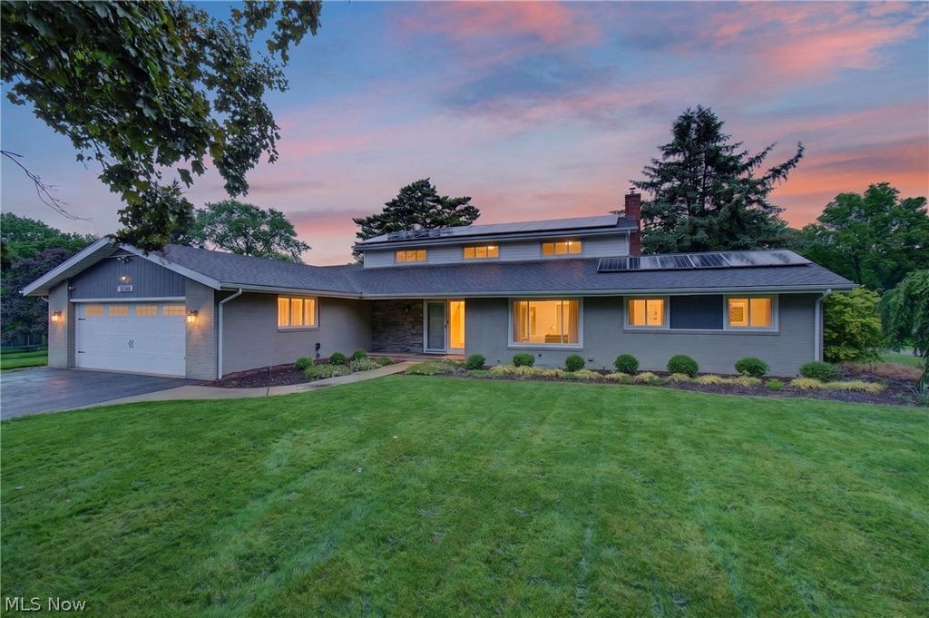 Photo of 1258 Burd Avenue NE, Massillon, OH 44646 (MLS # 5200838)