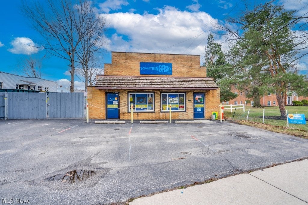 4873 Broadview Road