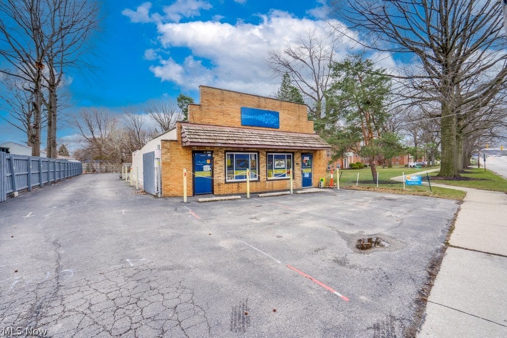 4873 Broadview Road