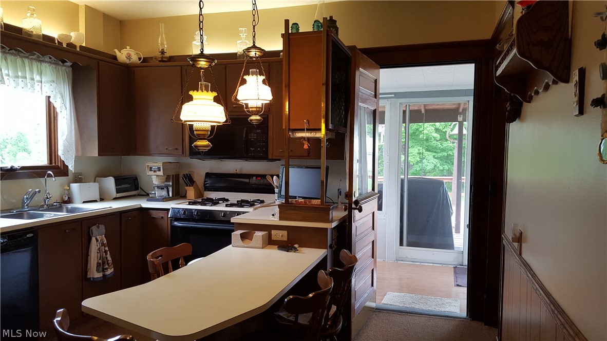 Brookfield Township, Ohio 44438, United States, 3 Bedrooms Bedrooms, ,2 BathroomsBathrooms,Residential,Active,53855