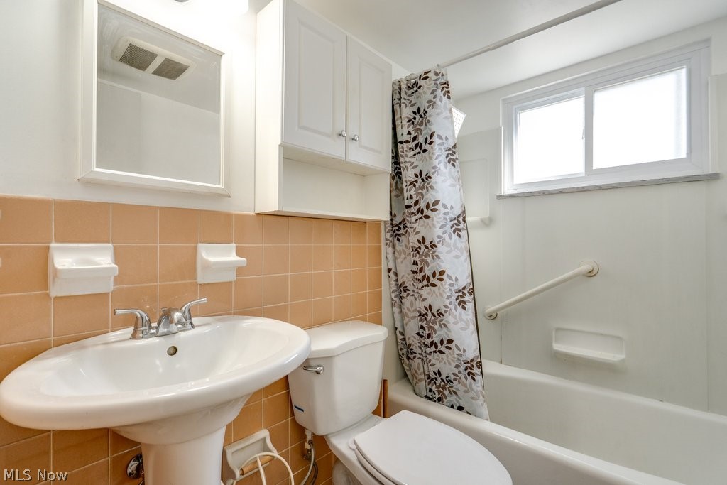 Country Club Condo - Residential