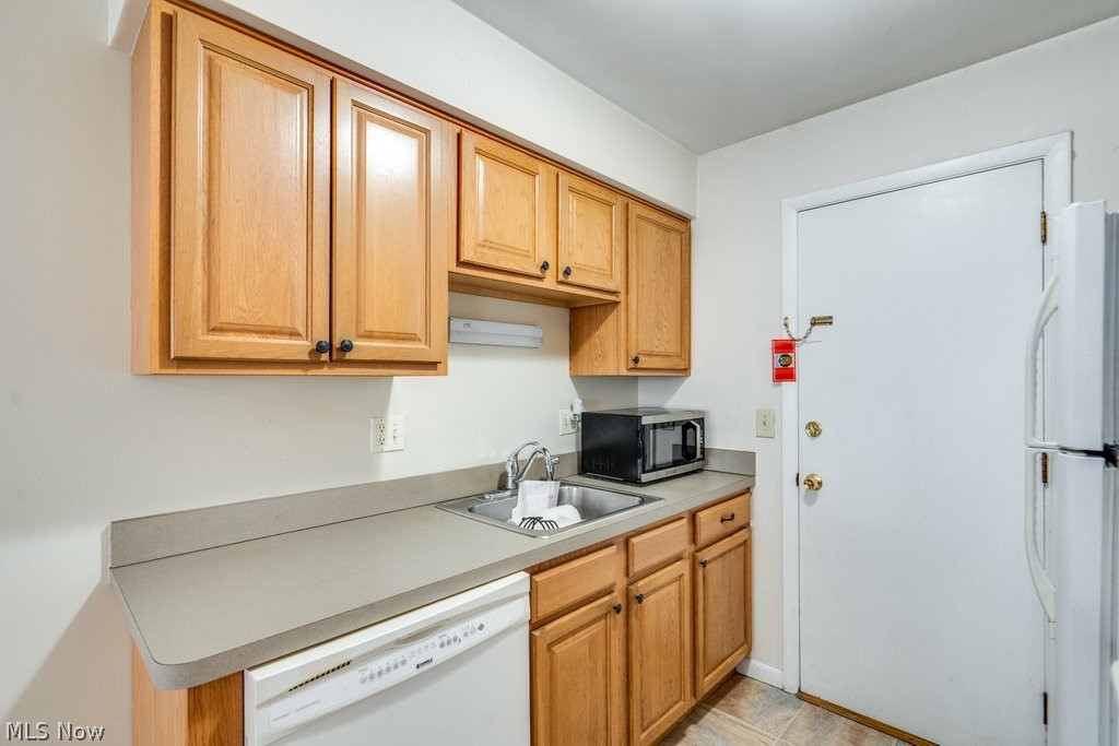 Country Club Condo - Residential