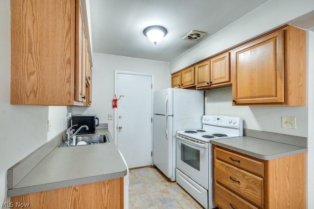 Country Club Condo - Residential