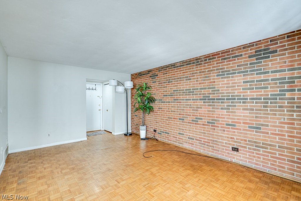 Country Club Condo - Residential