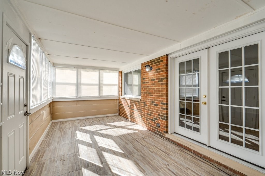 Country Club Condo - Residential