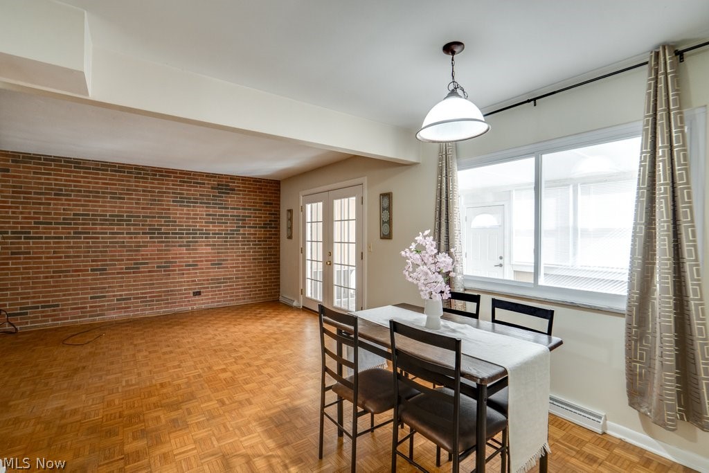 Country Club Condo - Residential