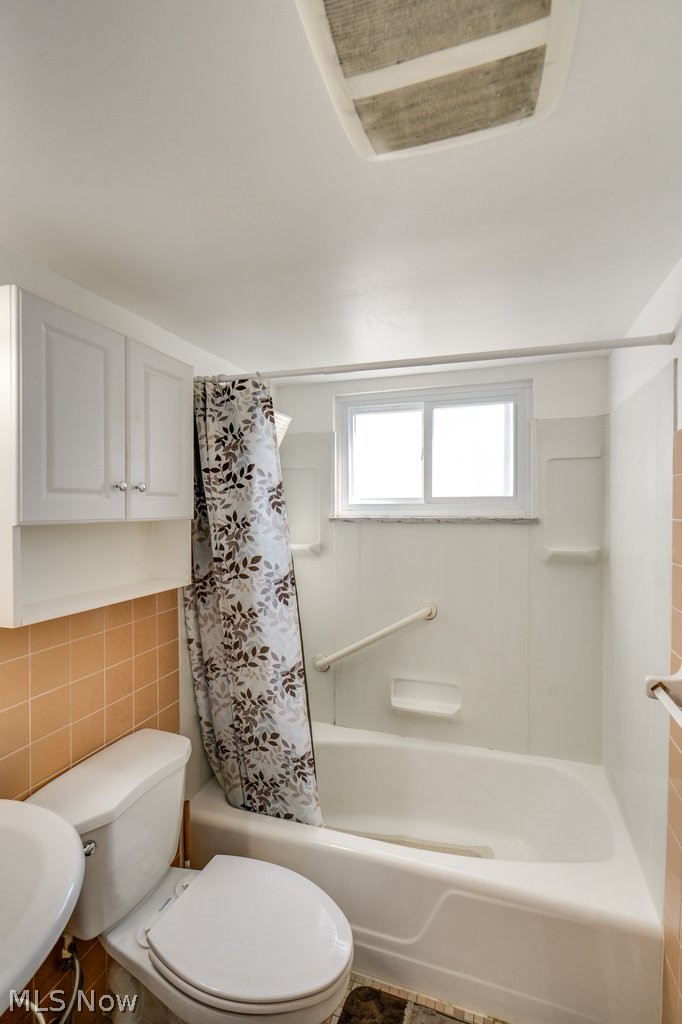 Country Club Condo - Residential