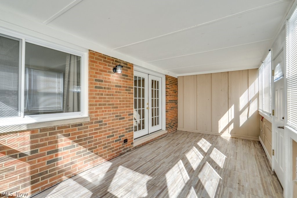 Country Club Condo - Residential