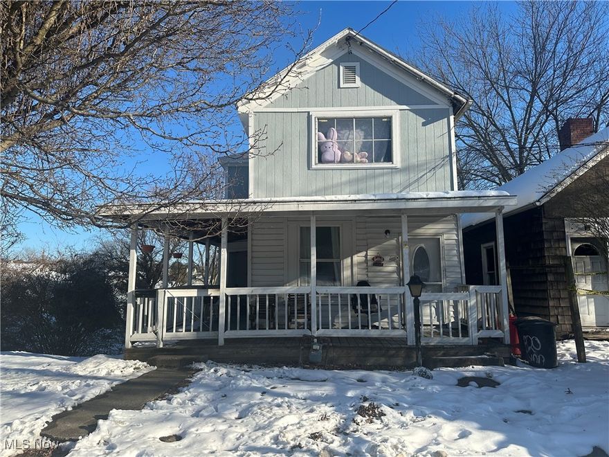 Price reflects appraised value! Duplex investment property available on Lynn St., in Parkersburg, WV. Both units are currently rented with the utilities rolled into the rent and currently split between the tenants. Large spacious backyard with the property. Nice partial wrap around porch.