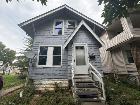 Homes For Sale - 3303 W 123rd Street<br/> Cleveland, OH 44111