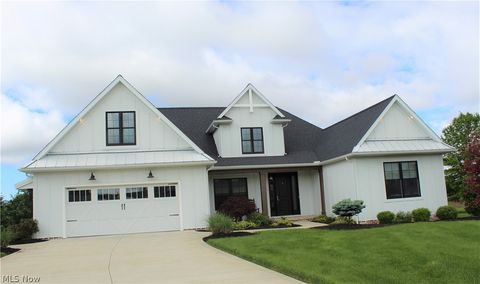 Homes For Sale - 2374 Deer Creek Circle<br/> Orrville, OH 44667