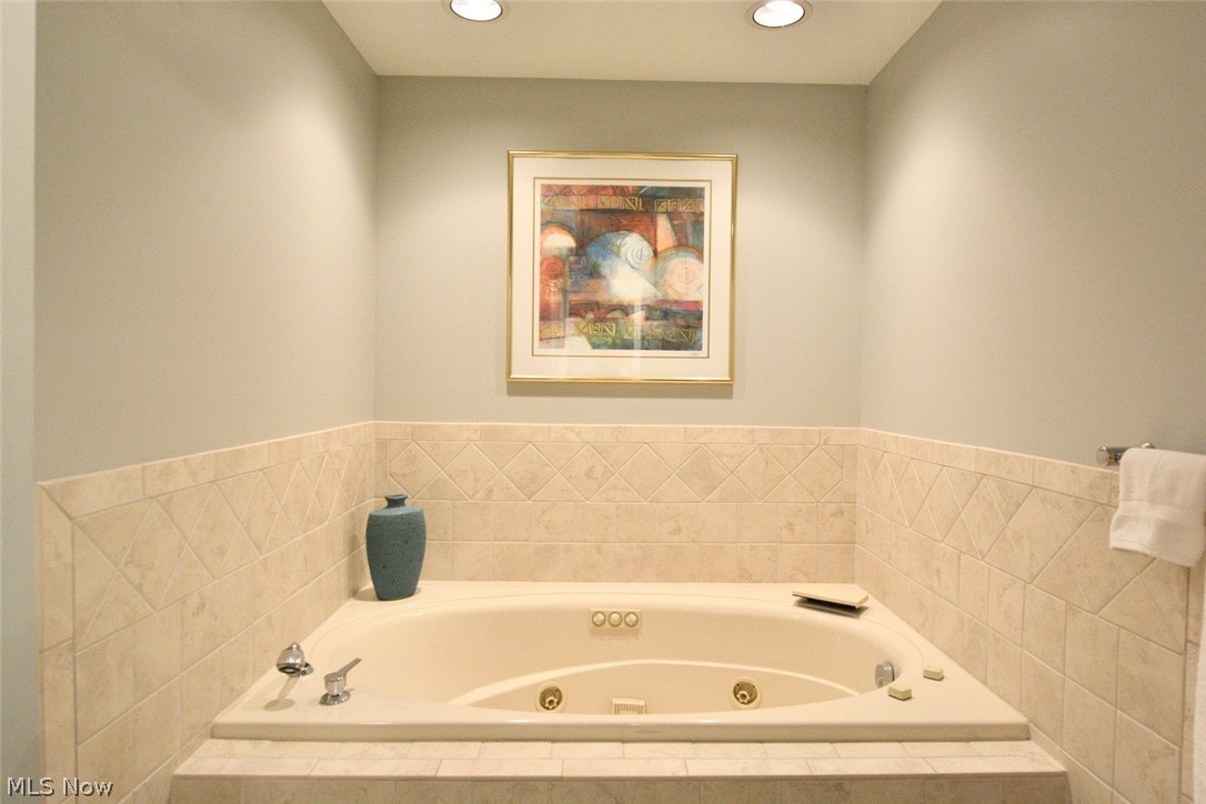 Woodbury Condo - Residential