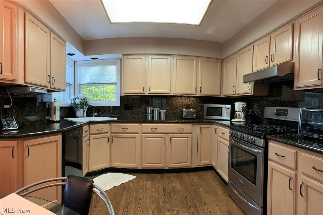 Woodbury Condo - Residential