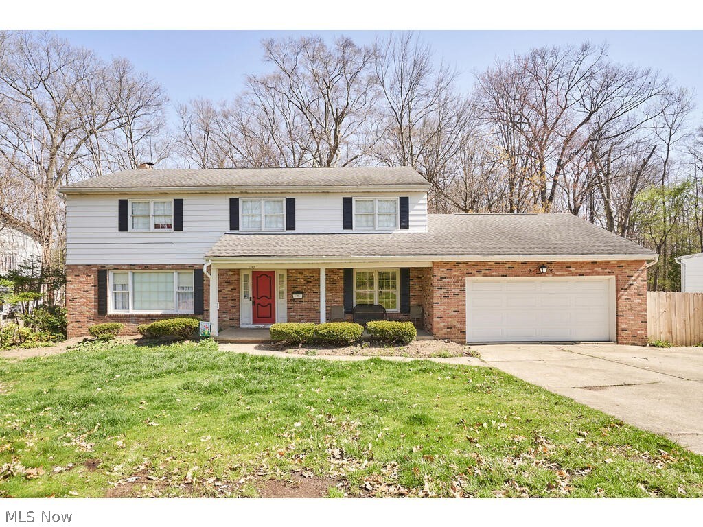 Spacious 4BR 2.5BA stately Colonial close to highways and shopping, packed with potential on a private wooded lot! 1st floor features a formal front living room, family room with w/hardwood floors, fireplace, huge rear picture window, and beamed ceiling, large eat-in kitchen with w/ceramic tile floor and lots of cabinet space, formal dining room, half bath, rear door to backyard stairwell, and laundry room w/walk-in shower. Upstairs you will find the primary suite with 3 closets, make-up vanity, a full bath with a walk-in shower, 3 add’l well-appointed bedrooms (2 with double closets), a guest full bath, and two hallway closets for convenient storage! Home also features a partially finished walk-out basement, 2 car attached garage w/newer garage door, and 150 amp electric service!
The current owners have updated paint throughout and replaced many lighting fixtures. The bathrooms have new plumbing fixtures and updates. New Carpet in Living, Hallway, Owner’s Suite, and stairwell.