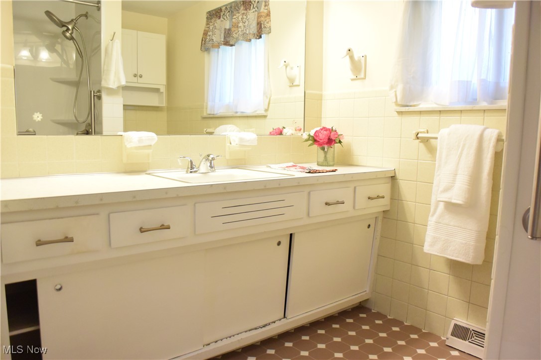 7020 Arcadia Drive, Cleveland, Ohio image 16