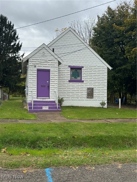 Main image without alt text