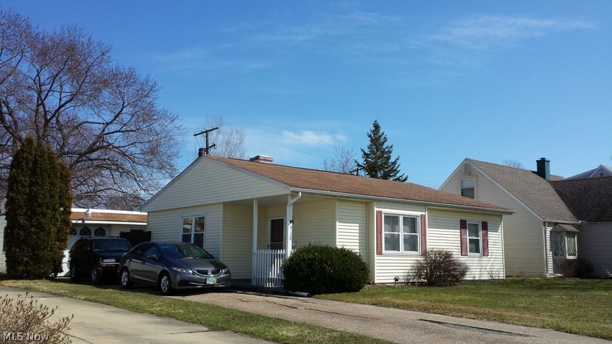 Truly a meticulous, "move right in" house!!! Great if you are downsizing or starting out and don't want to do a thing but move in...
Remodeled in the past few years...Newer carpeting, ceramic flooring, central air and furnace new in '07 and roof in '01. Backyard is fenced in with 2 sheds. Deck has automatic awning. Garage is heated with a workshop. Move right in...your maintenance is minimal!!!