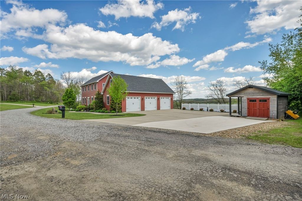 Photo of 32181 Westward Way, Lisbon, OH 44432 (MLS # 5205186)