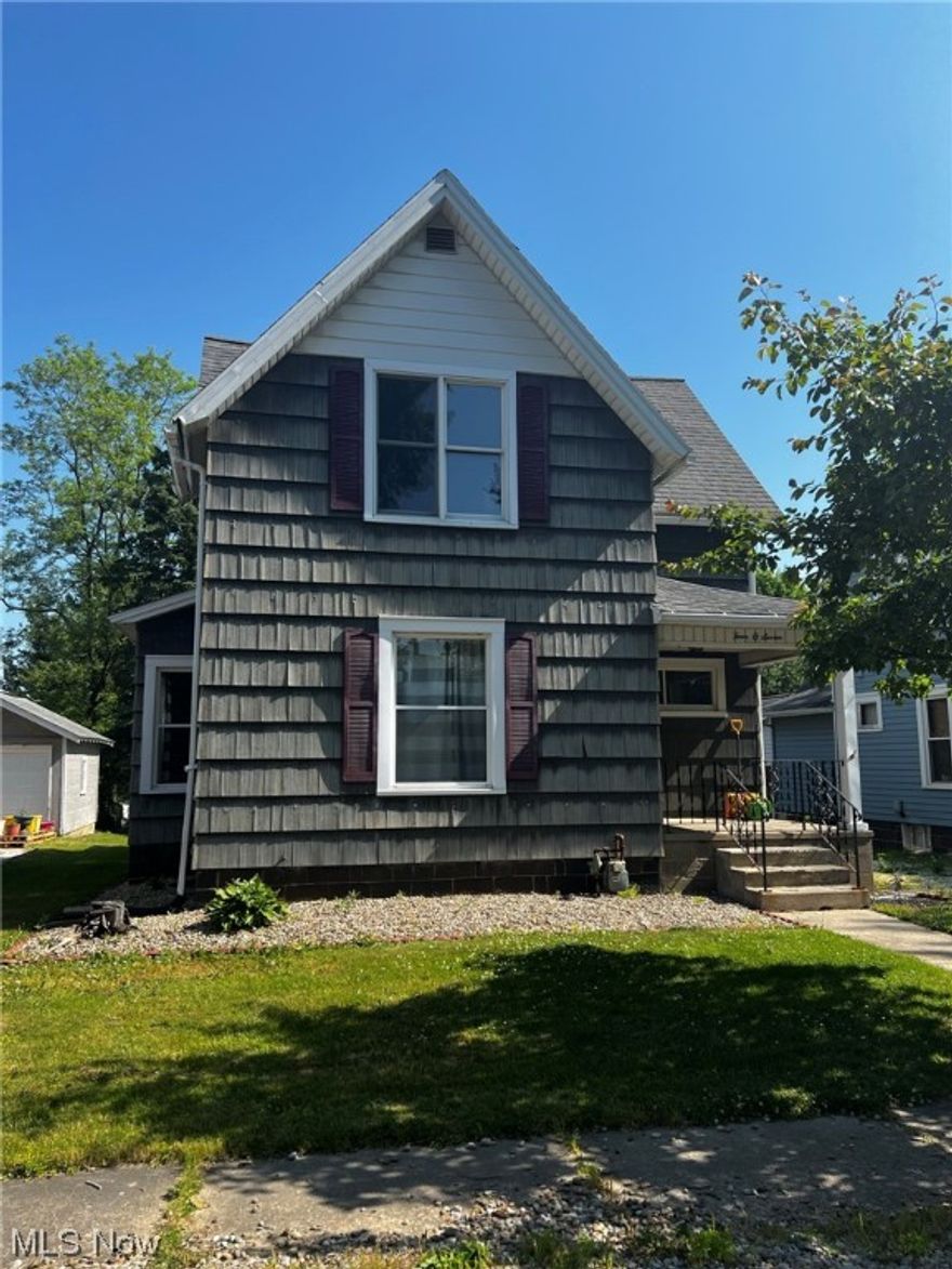 2-story move-in ready home in the heart of Orrville.  Offering updated windows and entry doors, kitchen, roof and bamboo flooring on the main floor.  All appliances stay with the home including the washer and dryer.  The first floor offers a private office space/den, laundry room and full bathroom with dual vanity.  Upstairs you will find 3 nice-sized bedrooms with large windows allowing natural light to flow in.  Contact your favorite Realtor today before it’s gone!