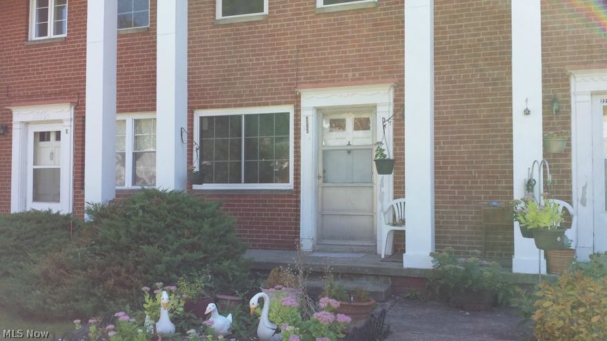 Affordable living at its best!    Condo/townhouse in the heart of Euclid!  Needs some updating. Is being sold AS-IS.