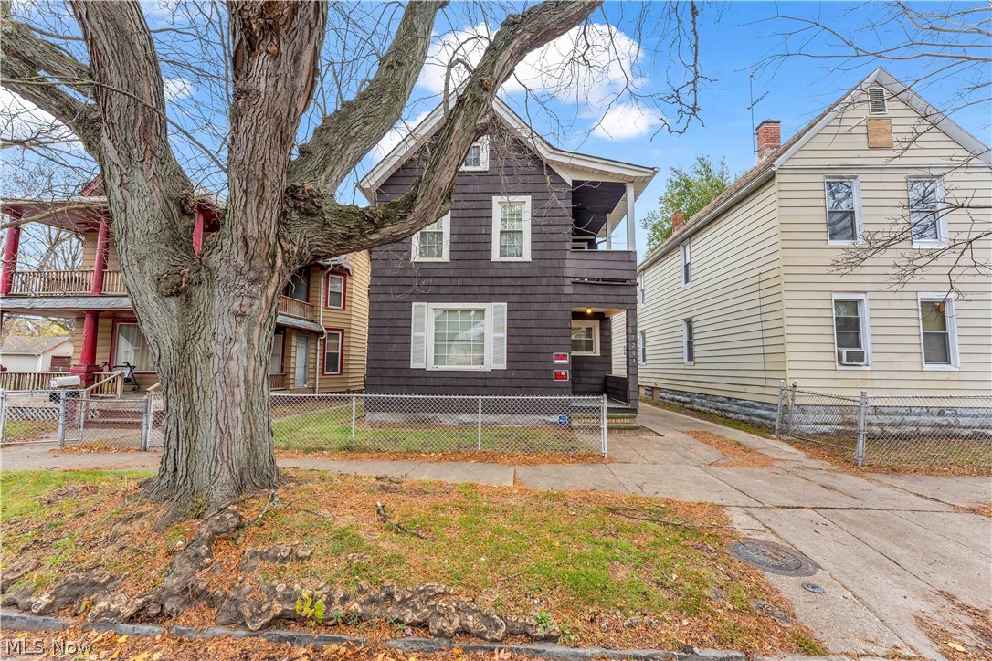 Elwell & Marvins - Residential Lease