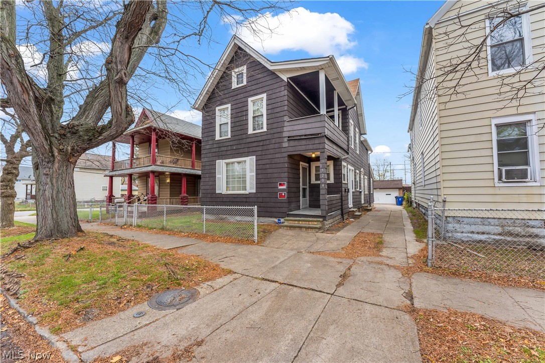 Elwell & Marvins - Residential Lease