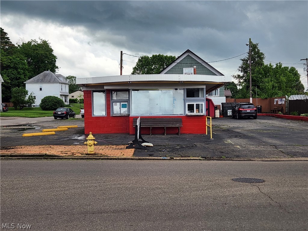REMEMBER WHEN!!! it was Wayne's Freeze!!
NOW THIS IS BEING OFFERED AS REAL ESTATE ONLY. NO EQUIPMENT!!!!!!!!